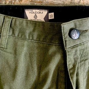 Volcom size 32 shorts
